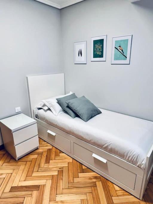 Apartamento En El Centro De Vigo 2 Habitaciones Bagian luar foto